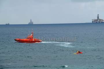 Simulacro de vertido de hidrocarburos en la playa de Jinámar-Telde (Foto TA y Antonio Alí)